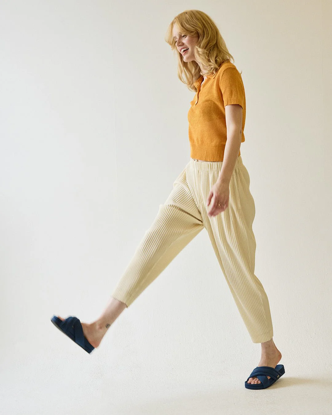 Huggy Slide - Navy Blue - Image 4