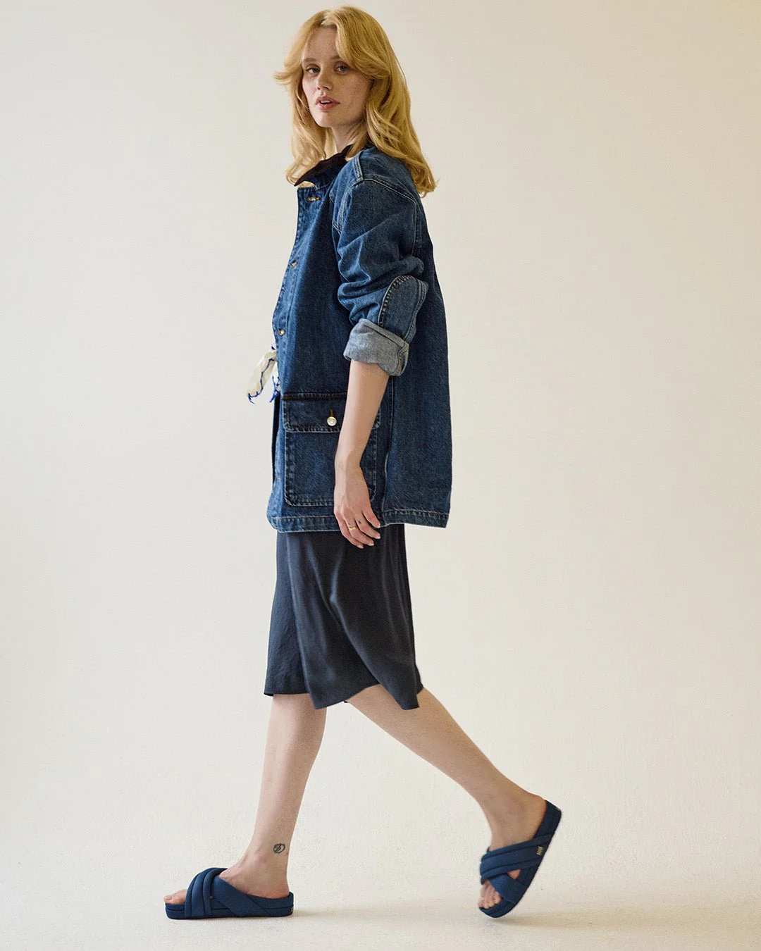 Huggy Slide - Navy Blue - Image 6