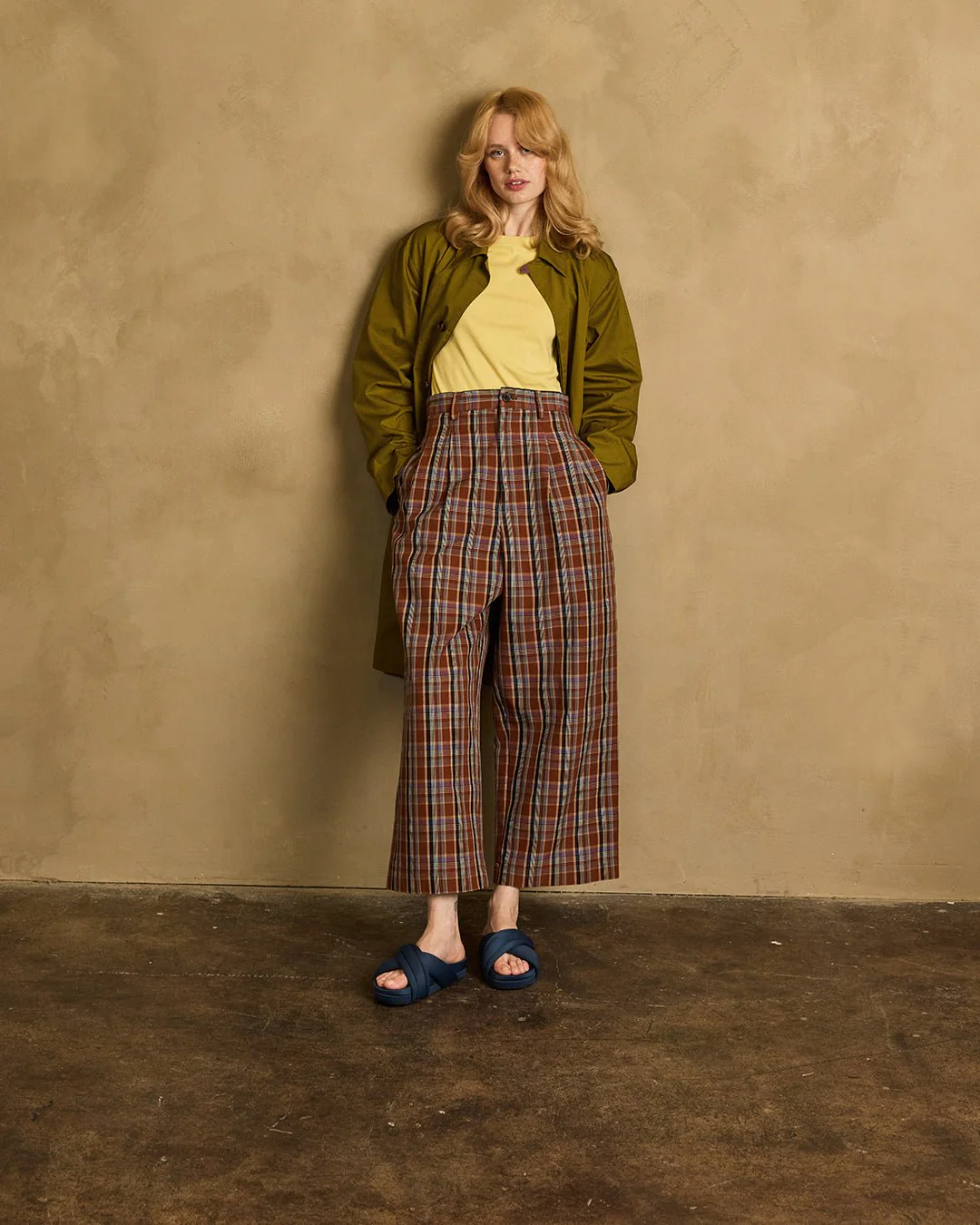 Huggy Slide - Navy Blue - Image 9